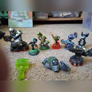 Skylander Figurines